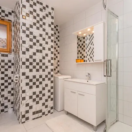Дом отдыха 1 Bedroom Pet Friendly In Бибинье